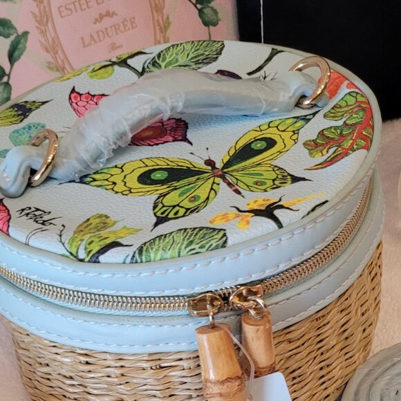 Luxury & Designer Beauty Bundle - Picture 9 of 15